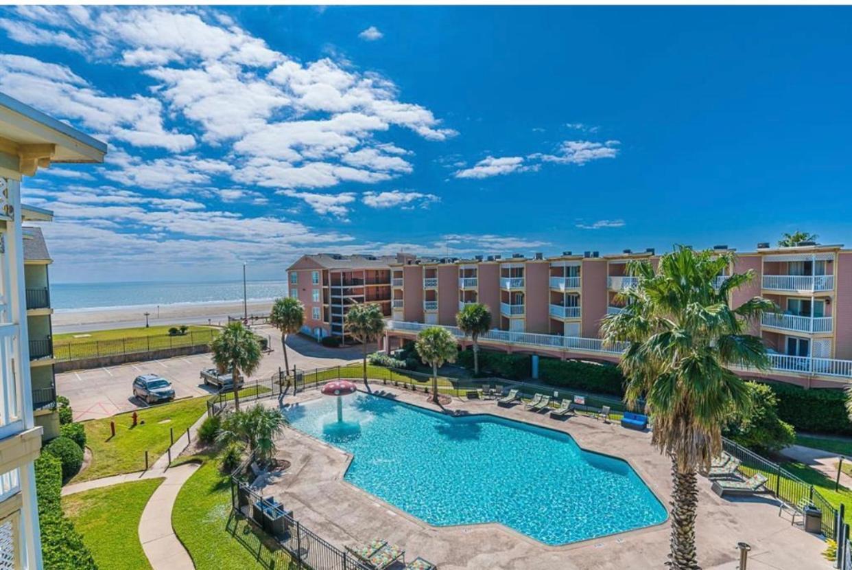غالفيستون، تكساس Beach Escape - Top Floor Ocean Views - Heated Pool - Seawall Blvd المظهر الخارجي الصورة