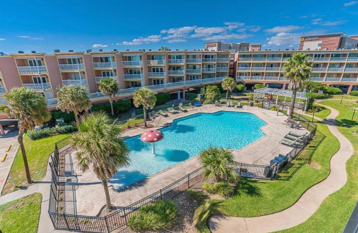 غالفيستون، تكساس Beach Escape - Top Floor Ocean Views - Heated Pool - Seawall Blvd المظهر الخارجي الصورة